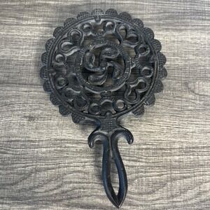 Vintage Wilton Cast Iron Trivet Hot Plate Rustic Wall Décor Modern Farmhouse